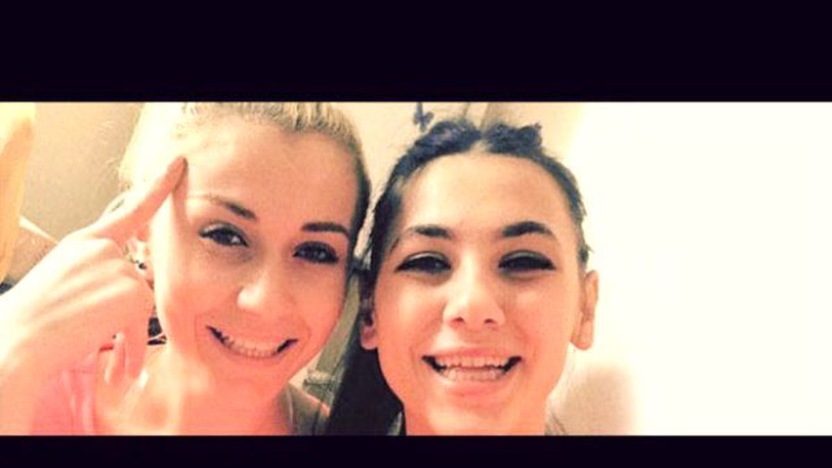 Fotoğraf Çeken Genç Kız Hayatından Oldu