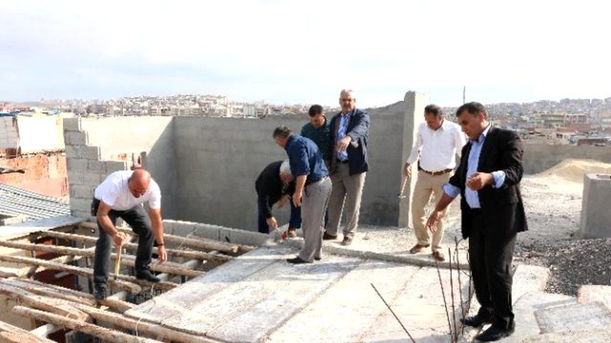 Haliliye\'deki Kaçak Kat Fazlaları Yıkıldı