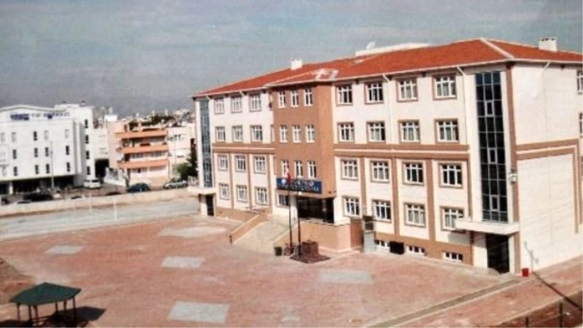 Hayırsever Mustafa Kemer\'den İlçesine Ortaokul