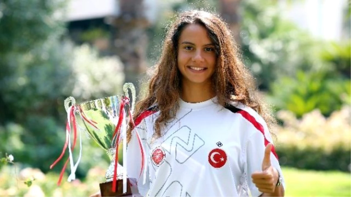 İzmirli İpek Avrupa Şampiyonu Oldu