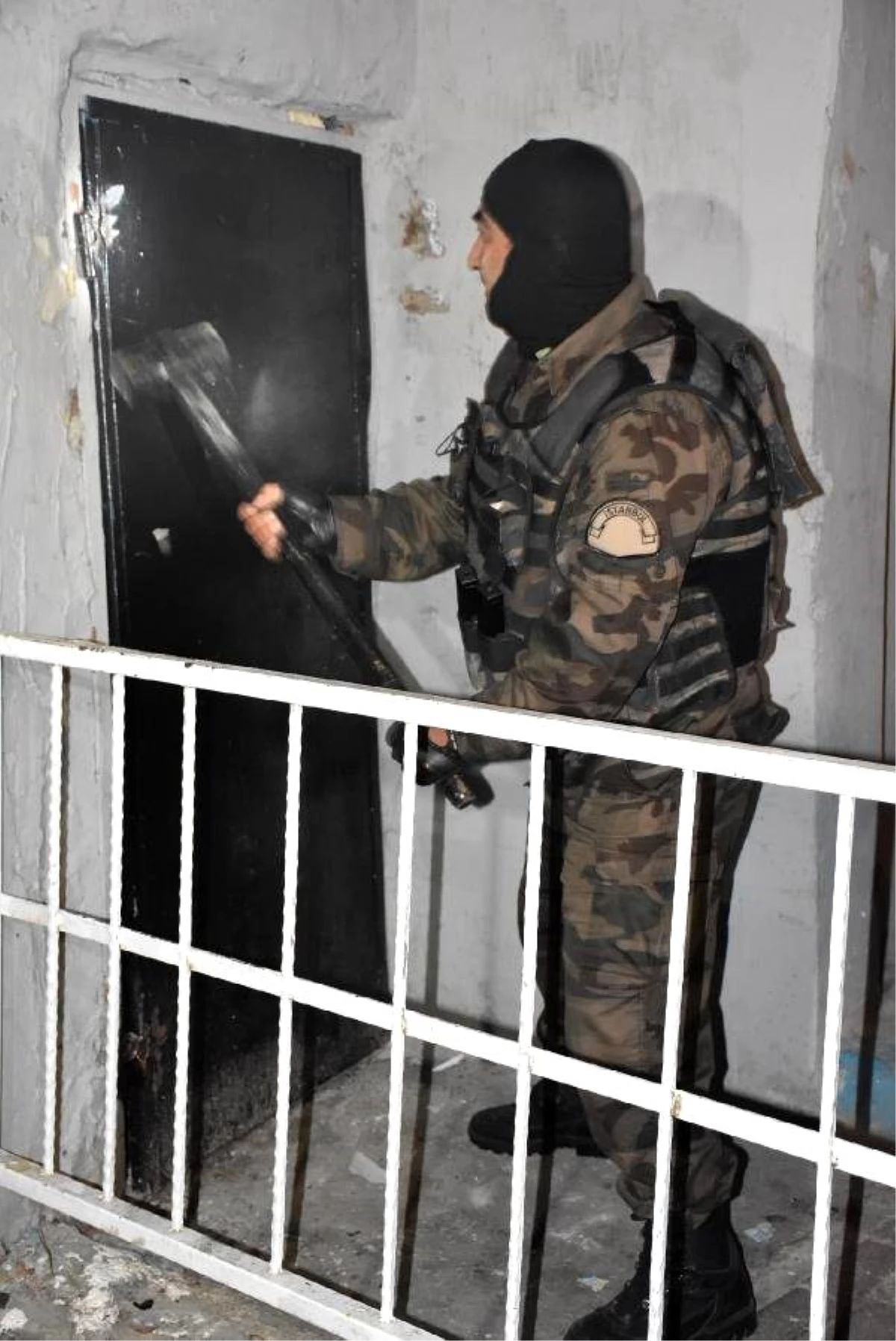 Kuştepe\'de 500 Polisle Uyuşturucu Operasyonu
