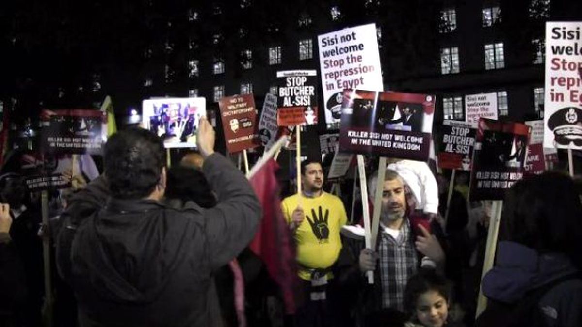 Londra\'da Sisi Karşıtı Gösteri