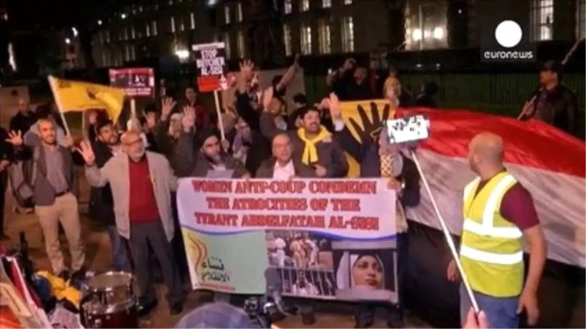 Mısır Cumhurbaşkanı Sisi Londra\'da Protesto Edildi