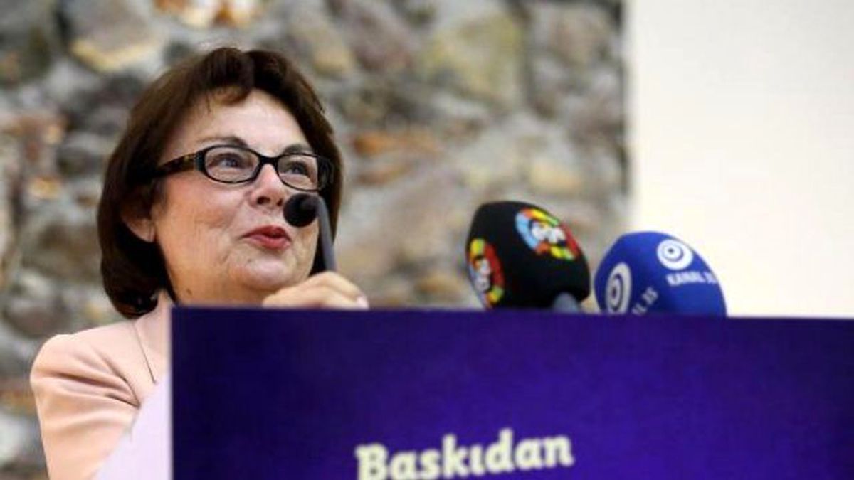 Mor Kravatla Destek Mesajı