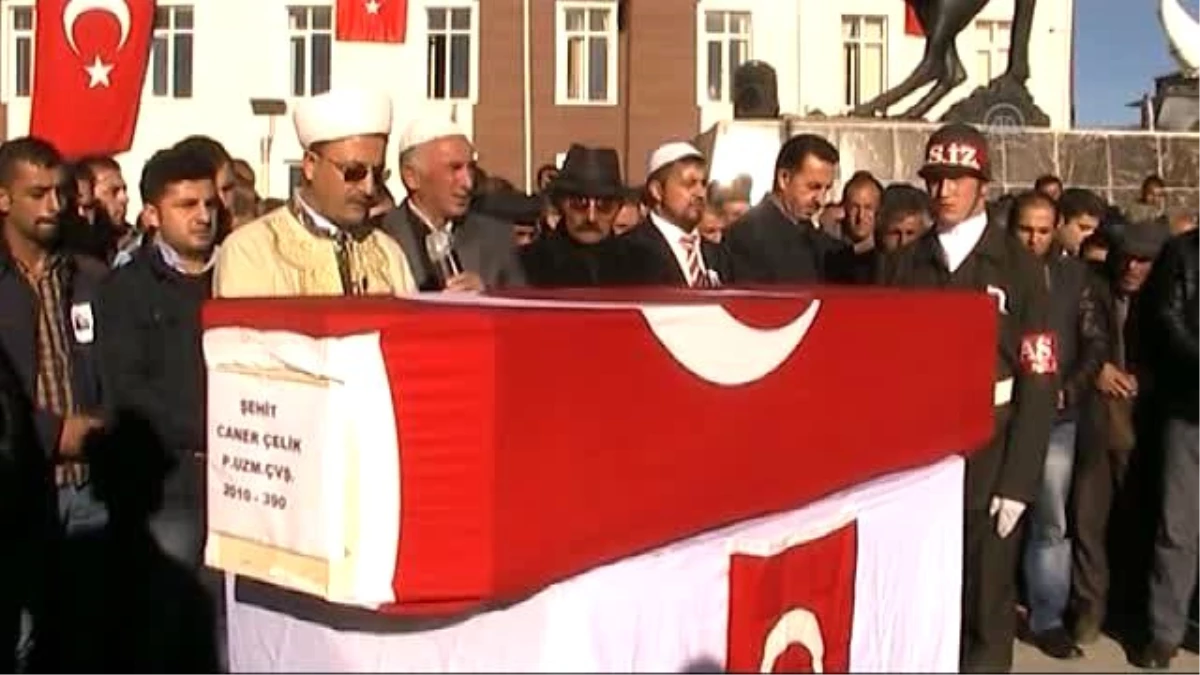 Şehit Jandarma Uzman Çavuş Caner Çelik\'in Cenaze Töreni
