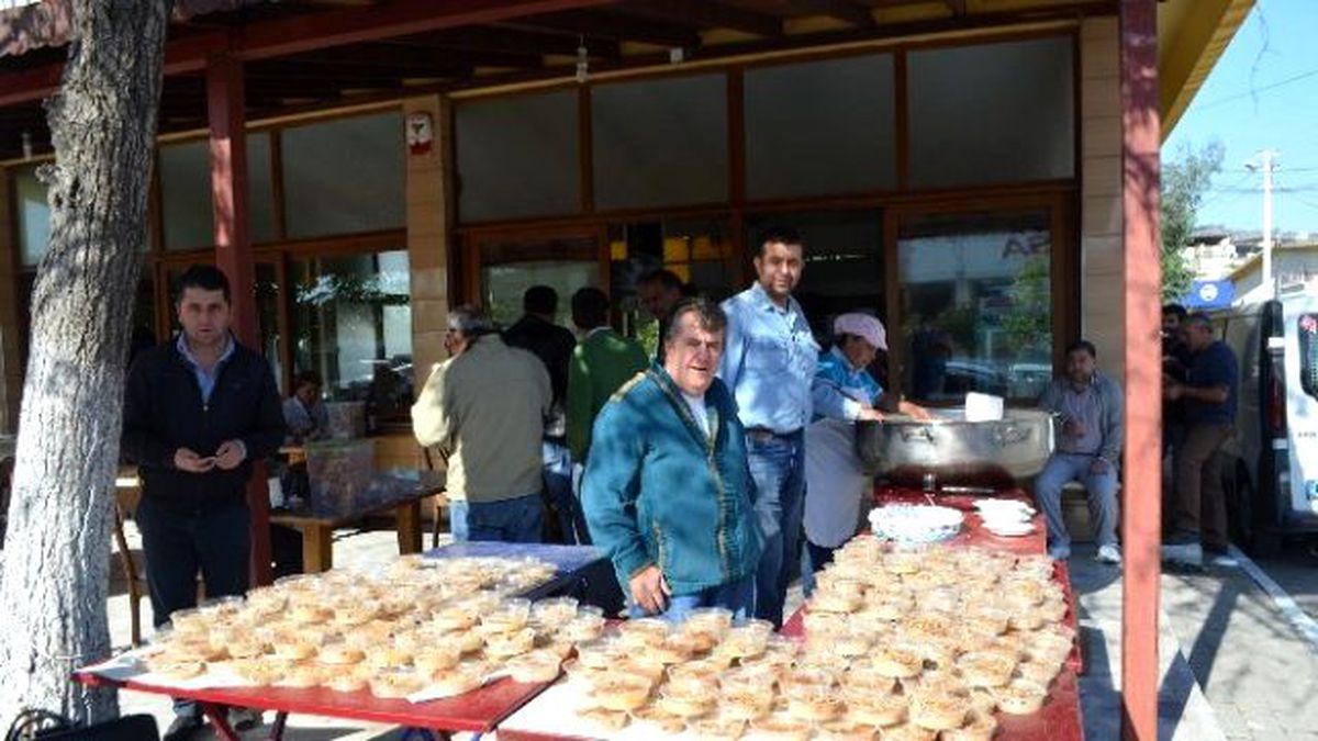 Sökeli Demirciler Aşure Geleneğini Sürdürdü