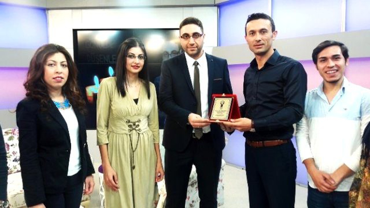 Tded Ekibinden İha Muhabirine Plaket
