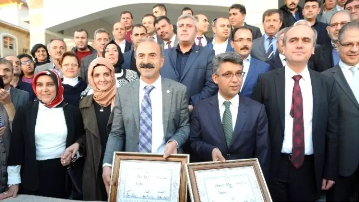 Uşak AK Parti Milletvekilleri Mazbatalarını Aldı