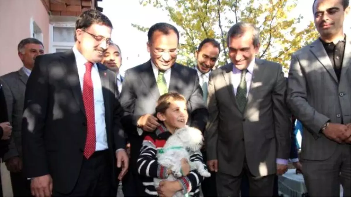 9 Yaşındaki Ömer Faruk'a Erdoğan'dan Hediye Köpek