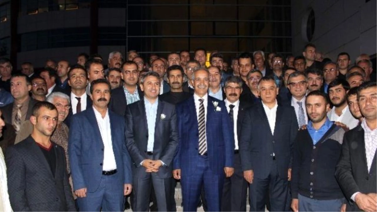 AK Parti Milletvekilleri Mazbatalarını Aldı