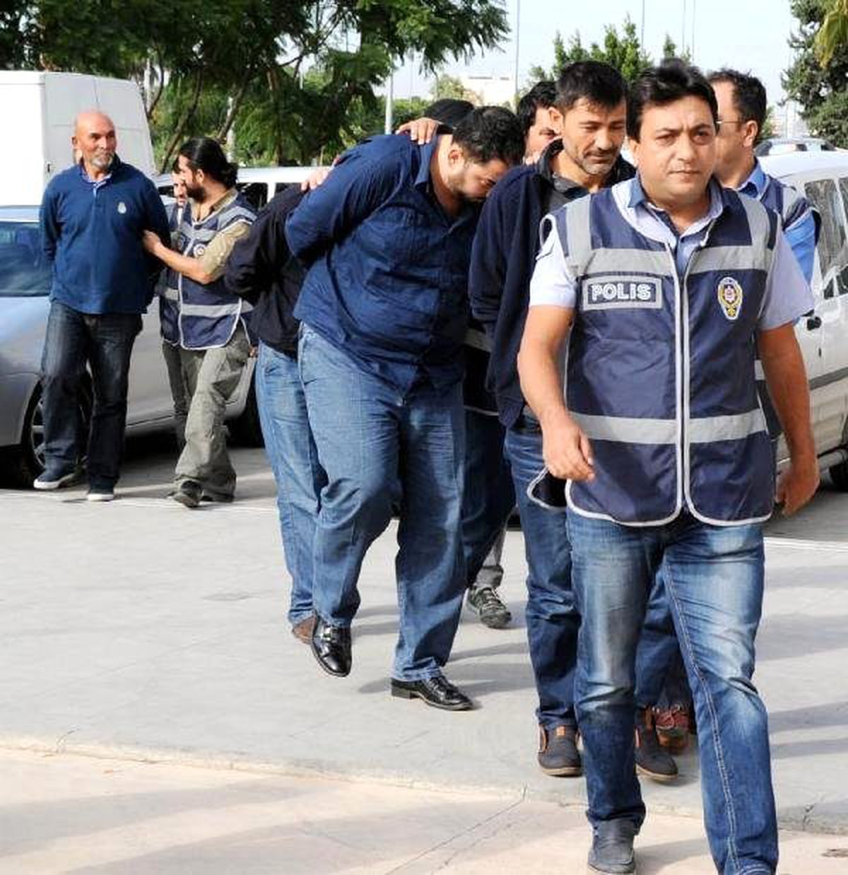 Antalya\'da Sahte İçki Operasyonu: 6 Gözaltı