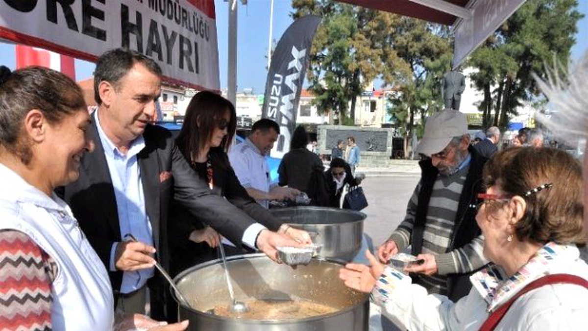 Ayvalık Belediyesinden Aşure Hayrı İlgi Gördü