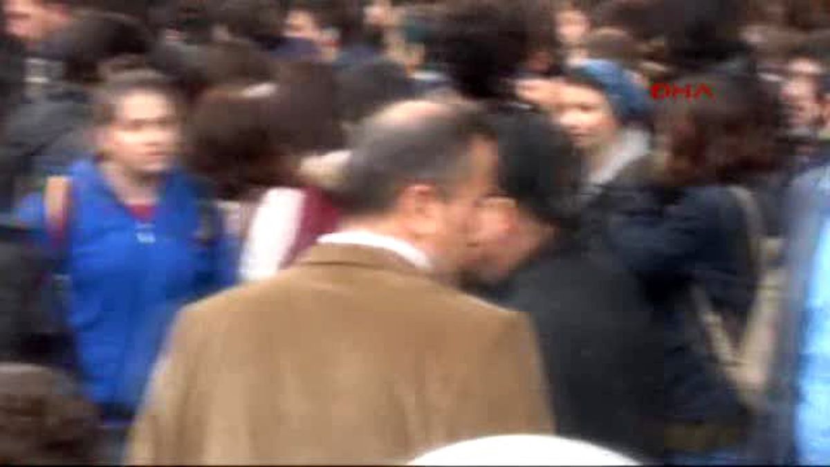 Polisten İstanbul Üniversitesi'ndeki YÖK Protestosuna Sert Müdahale