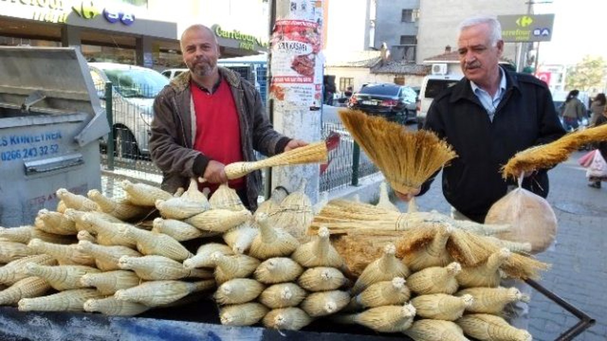 Çalı Süpürgeleri Geçim Kaynağı Oldu