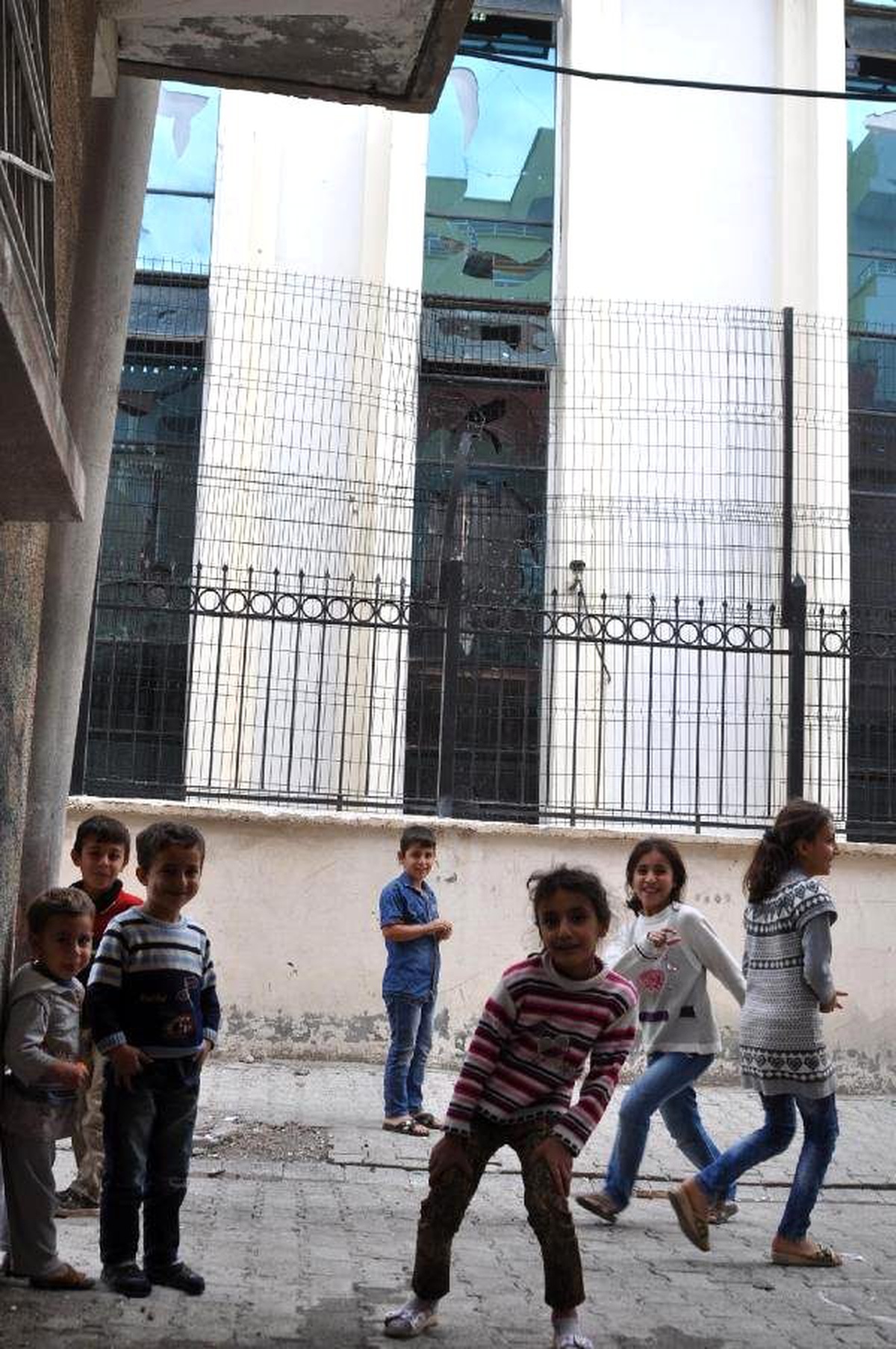 Cizre\'de Adliye Binasına Roketli ve Silahlı Saldırı