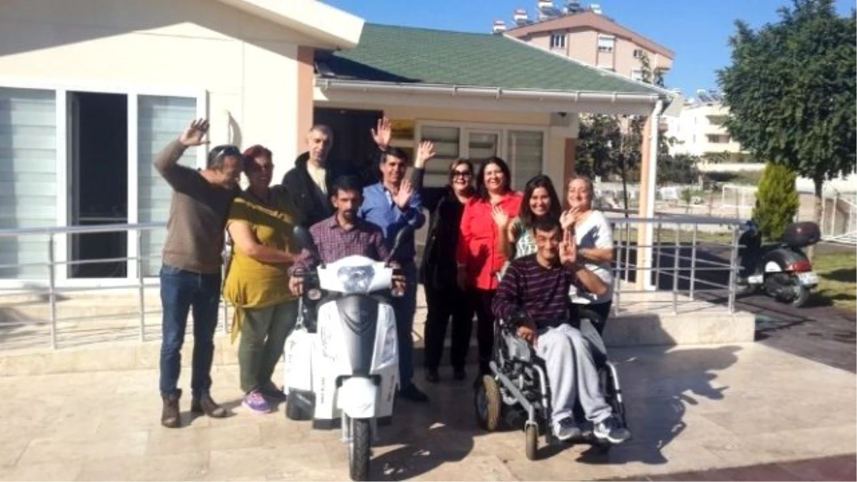 Didim\'de İki Engelliye Akülü Motosiklet Hediye Edildi
