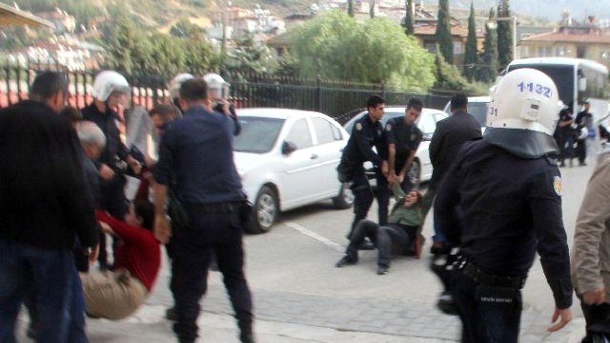 Hatay\'da Basın Açıklaması Yapmak İsteyen Grup Gözaltına Alındı