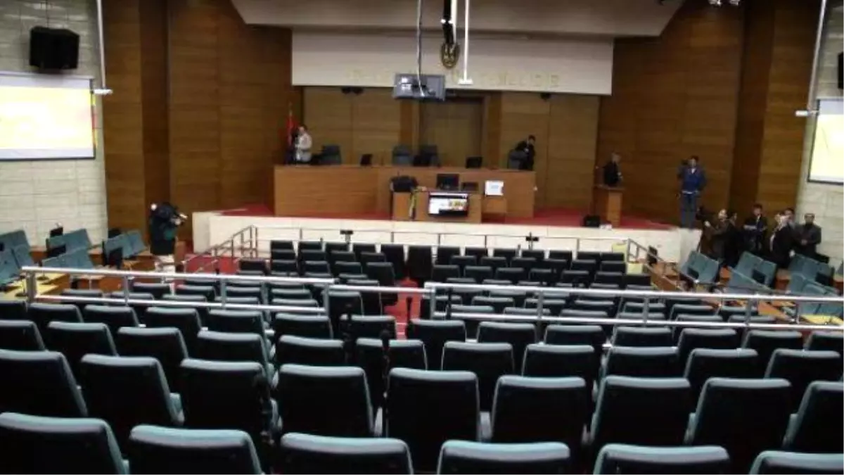 İzmir\'de Fetö Operasyonunda 35 Polis ve Bürokrat Adliyede (3)