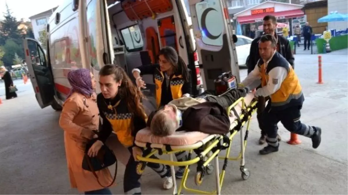 Kamyonetin Çarptığı Yaşlı Adam Hayatını Kaybetti