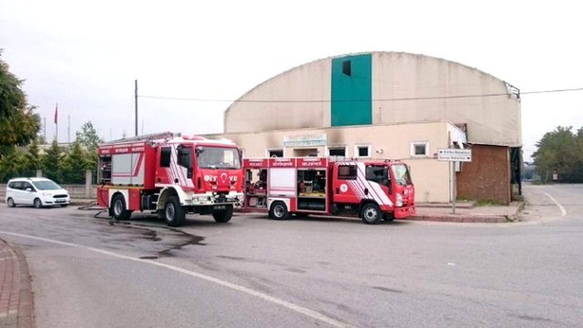 Kocaeli\'de Spor Tesislerinde Yangın Paniği