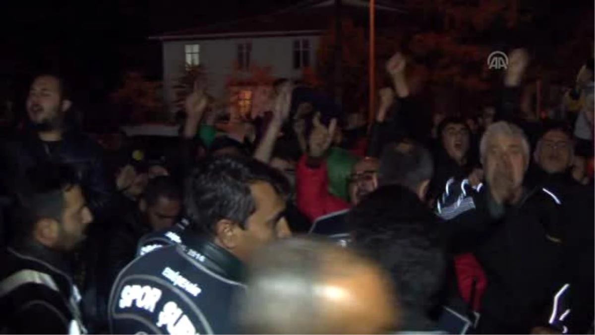 Taraftar Eskişehirspor Yönetimini Protesto Etti