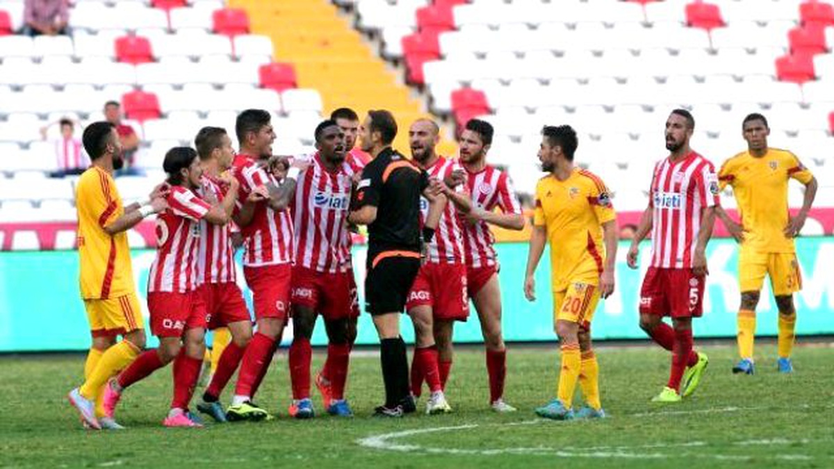 Antalyaspor-Kayserispor Soyunma Odaları