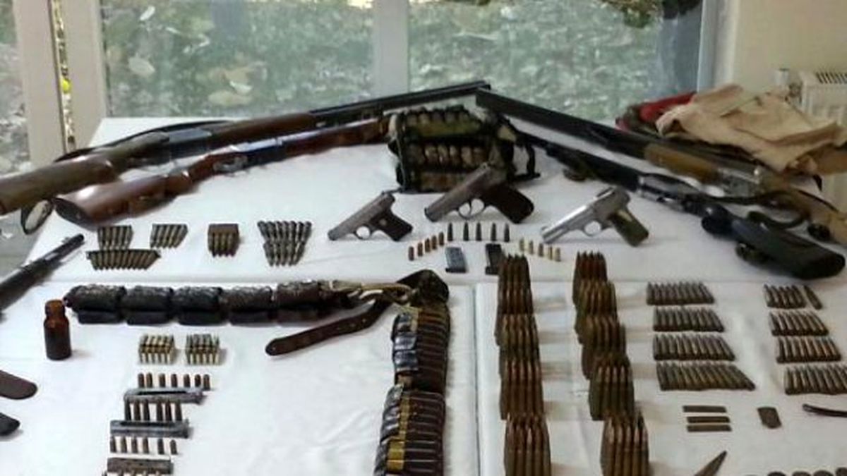 Bitlis\'te Jandarmanın Yaptığı Operasyonda PKK\'nın Cephaneliği Ortaya Çıkarıldı