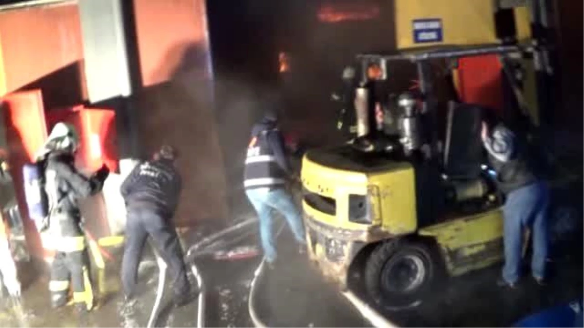 Denizli\'de Tekstil Fabrikasında Yangın: 1 İşçi Öldü