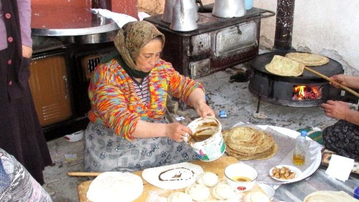 El Emeklerini ve Yöresel Lezzetleri Sunuyorlar