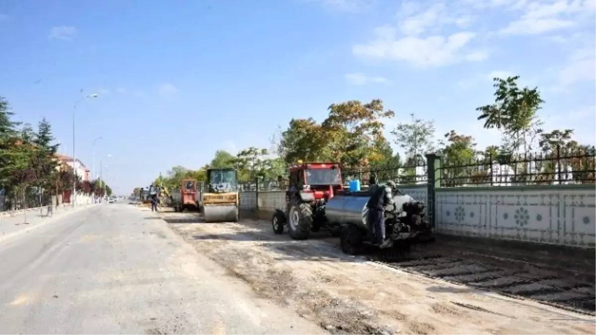 Karaman Belediyesi Yol Çalışmalarına Devam Ediyor