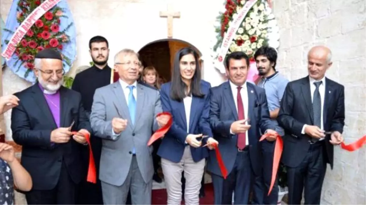 Mardin\'deki Süryani Protestan Kilisesi İbadete Açıldı