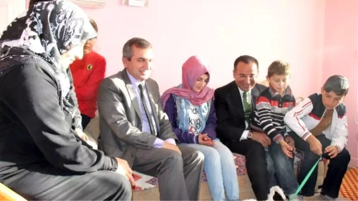 Minik Ömer Faruk Yaptığı İyiliğin Karşılığını Bir Bir Alıyor