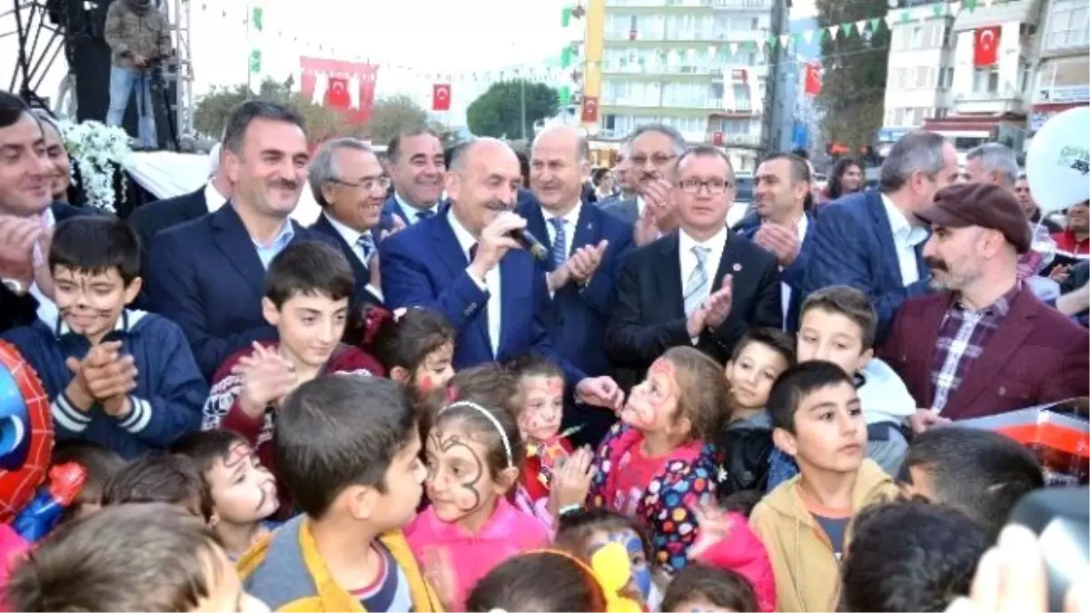 Sağlık Bakanı Müezzinoğlu Zeytin Festivalinde