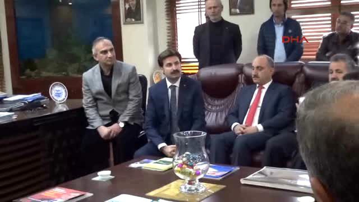 Sapanca Belediye Başkanının Makam Otomobili Kurşunlandı