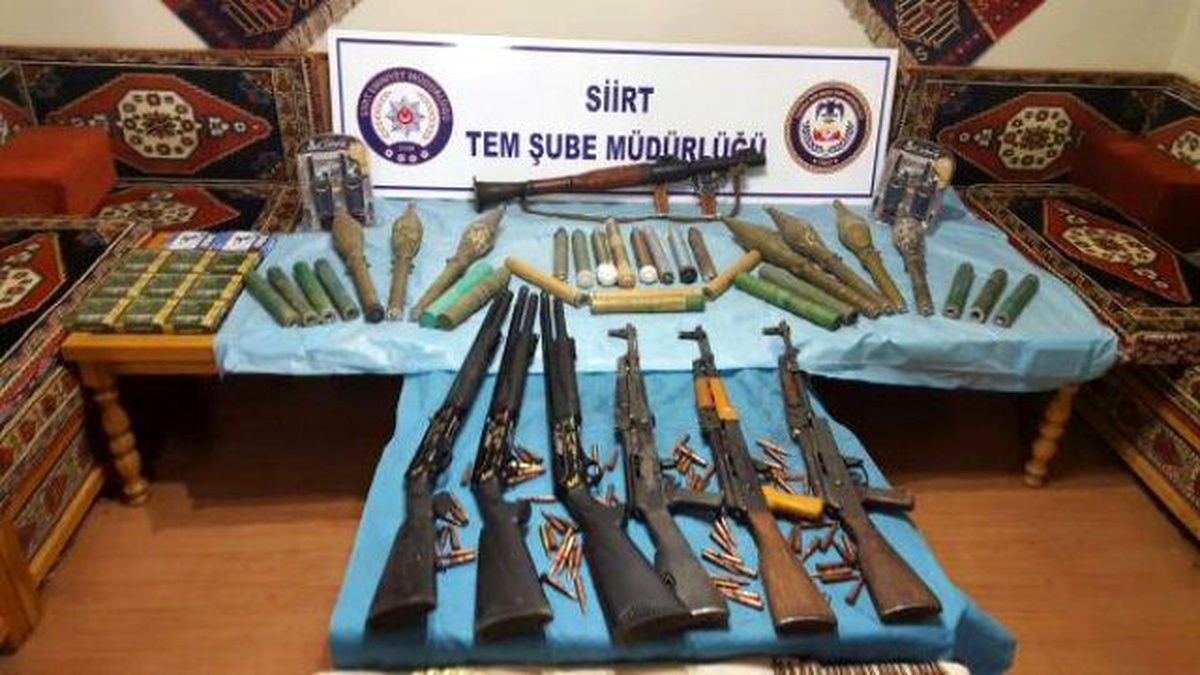 Siirt\'te Mezarlık ve Türbede PKK Cephaneliği Bulundu