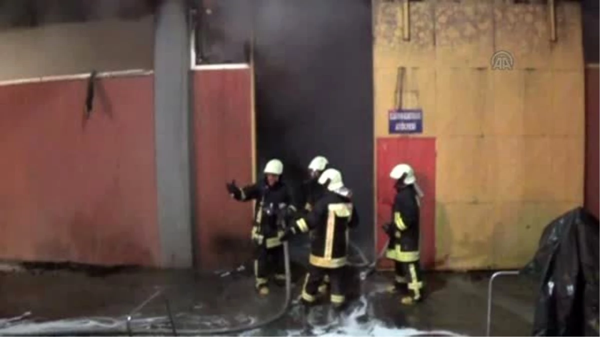 Denizli\'de Tekstil Fabrikasında Yangın: 1 Ölü