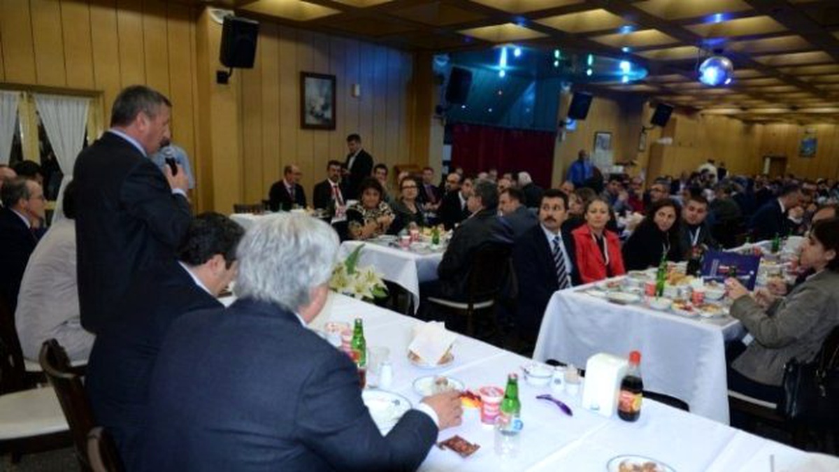Vali Şerif Yılmaz Akademisyenlerle Yemekte Bir Araya Geldi