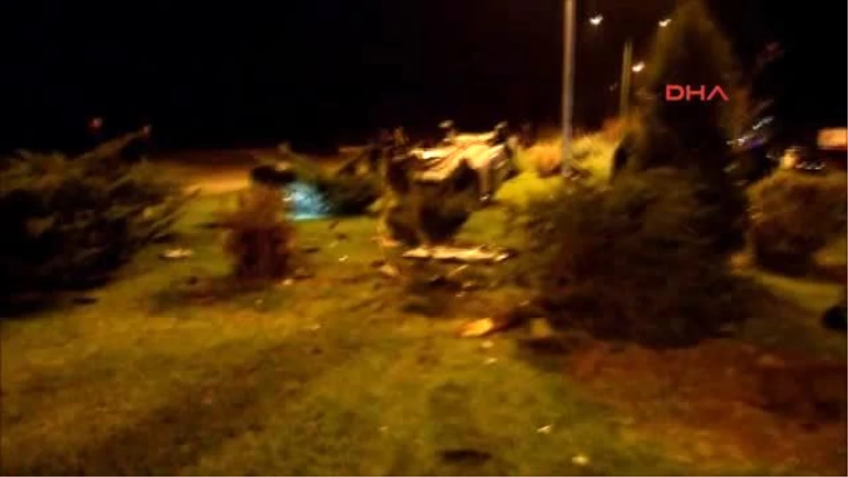 Ankara - Tekeri Patlayan Otomobil Lamba ve Ağaca Çarpıp Ters Döndü
