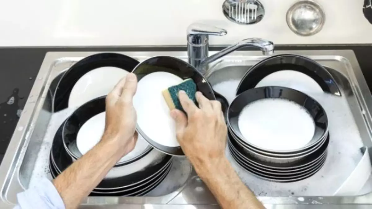 Bulaşık Yıkamak Erkeklerin Cinsel Gücünü Artırıyor