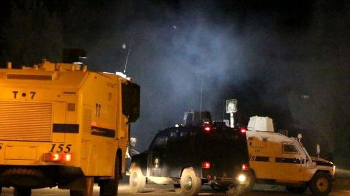 Mardin\'de Polis Aracına Saldırı: 4 Yaralı