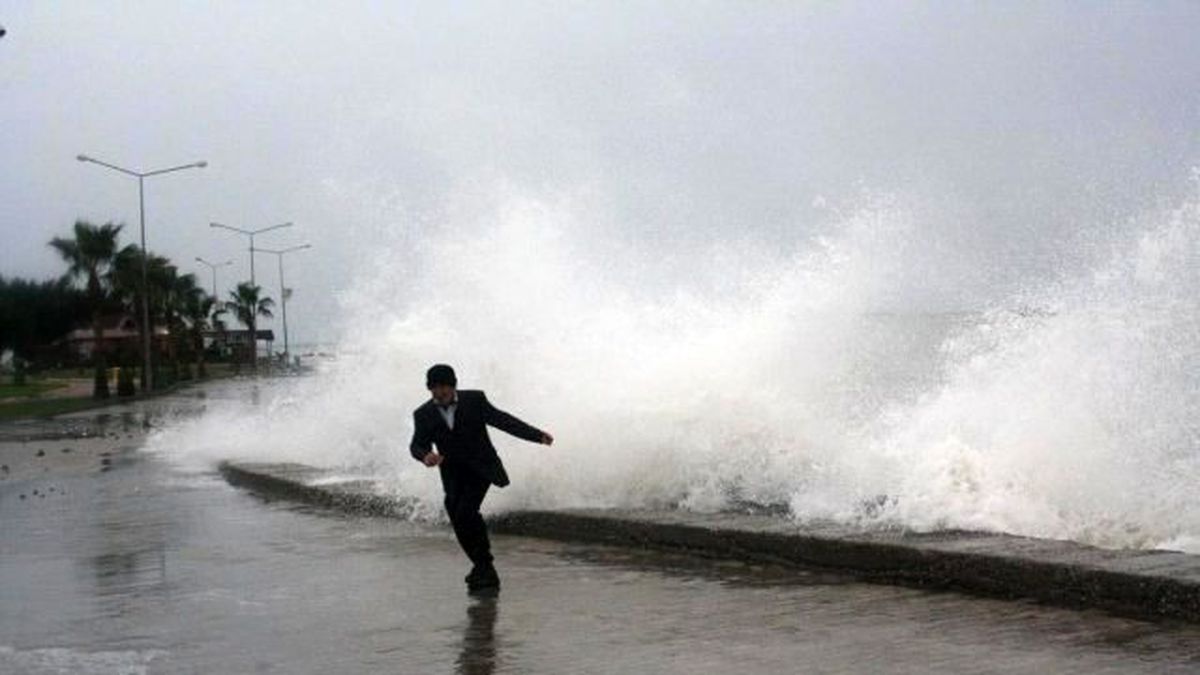 Meteoroloji'den Orta Karadeniz İçin 'Fırtına' Uyarısı