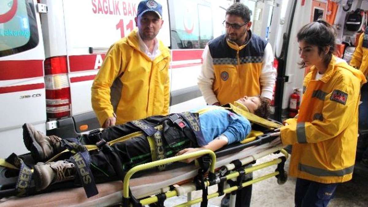 Otomobilin Çarptığı Çocuk Hastanelik Oldu