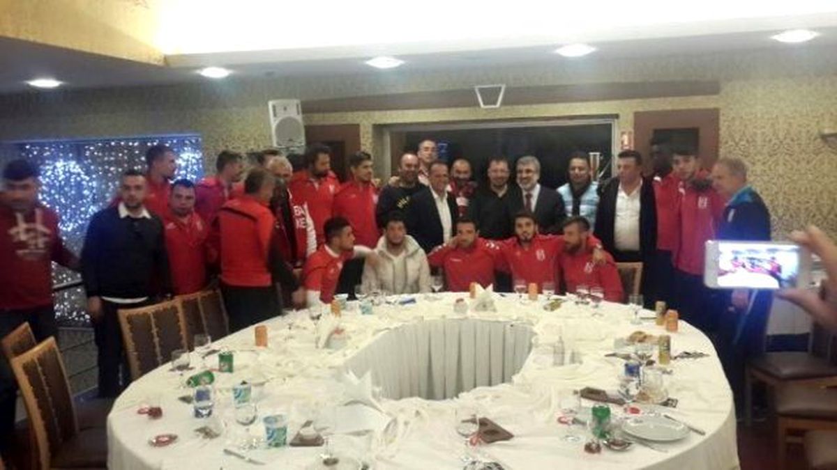 Taner Yıldız\'dan Balkes\'e Yemek
