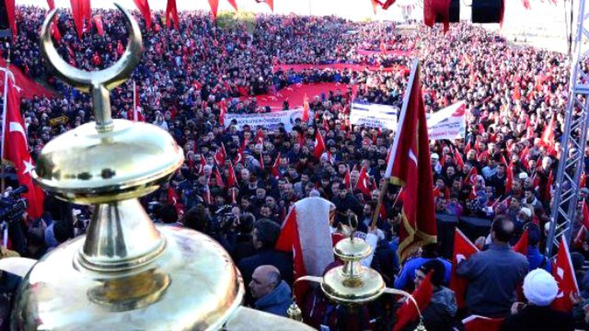 Tarihine Tanık Ol\' Etkinliğinde Binlerce Erzurumlu Yürüdü