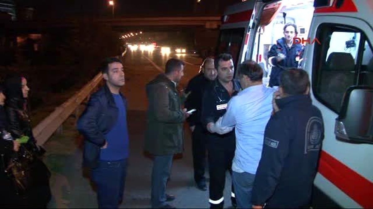 Tem \'De Yanan Araç Zincirleme Kazaya Neden Oldu: 3 Yaralı