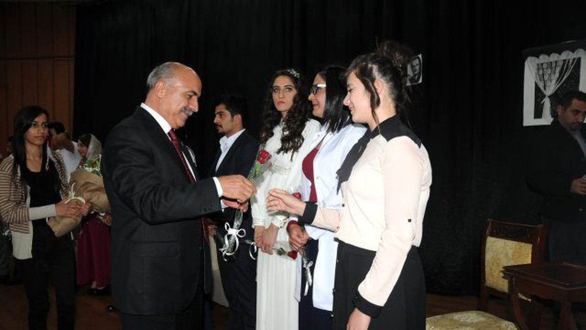 Üniversitede Tiyatro Şenliği