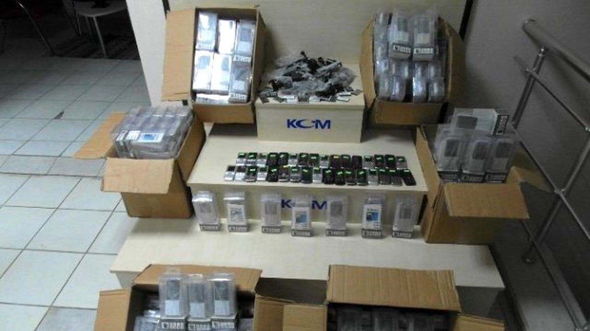 Uşak\'ta Kaçak Cep Telefonu Operasyonu