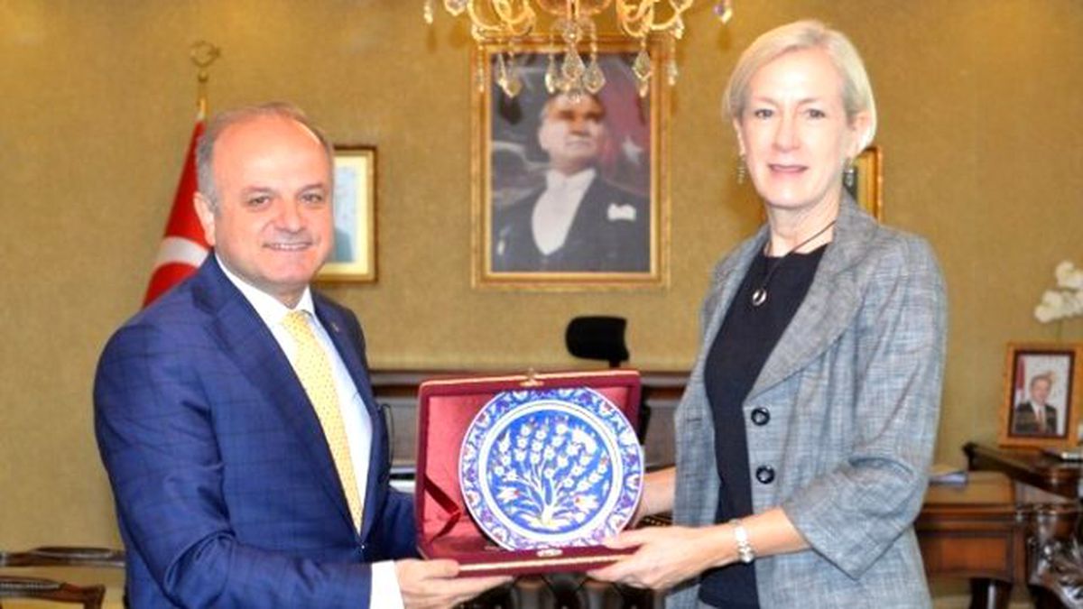 ABD Konsolosu Specht\'ten Vali Çakacak\'a Ziyaret