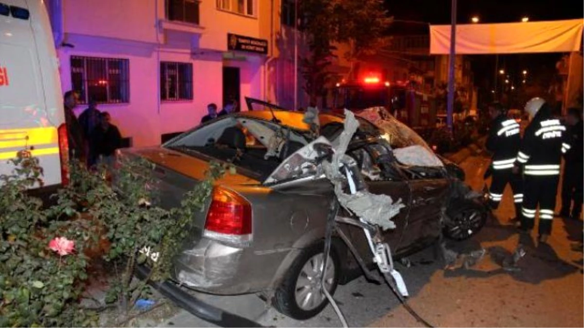 Alkollü Sürücü Kaza Yaptı; Yeğeni Öldü, Kendi Yaralandı