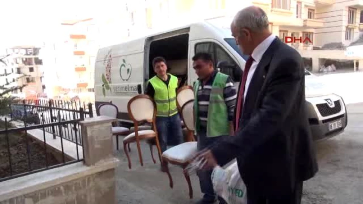 Ankara\'da Engelli Yasemin\'in Yüzünü Yarım Elma Ekibi Güldürdü